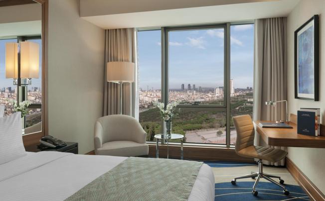 Фото отеля Elite World Asia Hotel