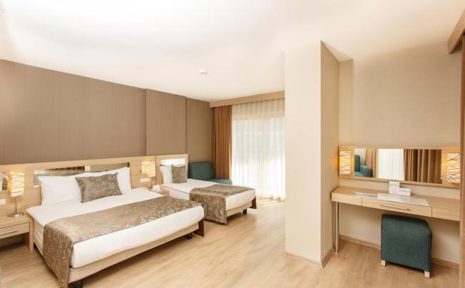 Фото отеля Lucida Beach Hotel