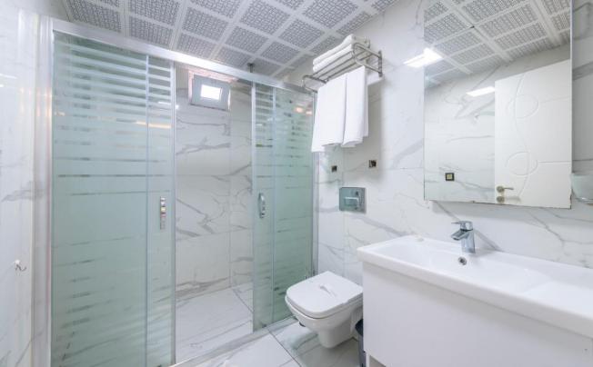 Фото отеля THELUNA SUITE HOTEL