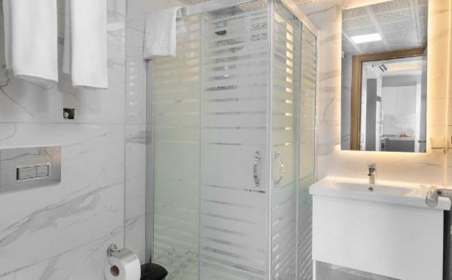 Фото отеля THELUNA SUITE HOTEL
