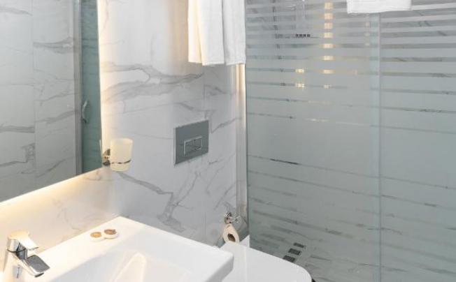 Фото отеля THELUNA SUITE HOTEL