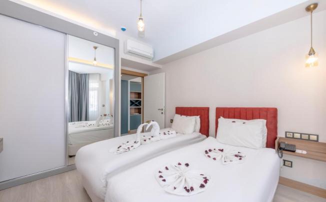 Фото отеля THELUNA SUITE HOTEL