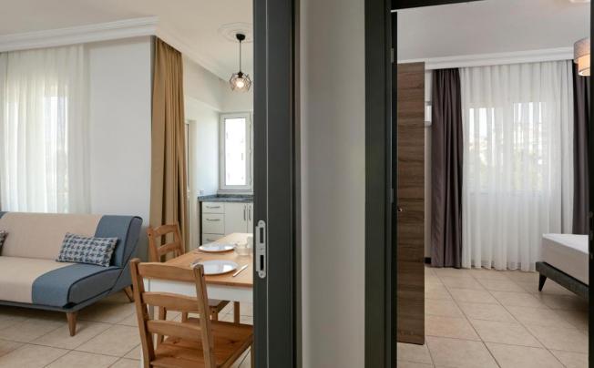 Фото отеля OTIUM BOUTIQUE HAPPY SUITES 