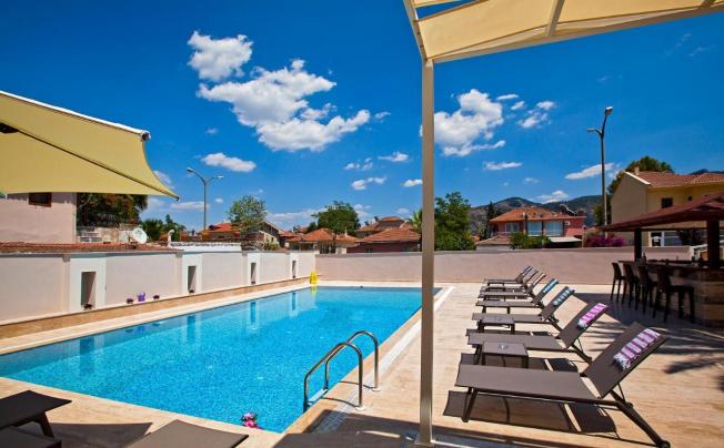 Фото отеля BOUTIQUE HOTEL MONTANA