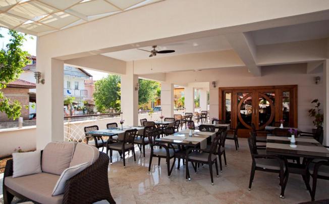 Фото отеля BOUTIQUE HOTEL MONTANA