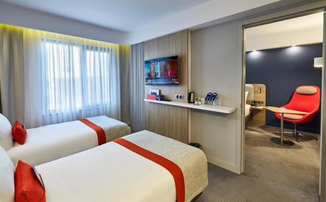 Фото отеля Holiday Inn Express Istanbul Atakoy Metro