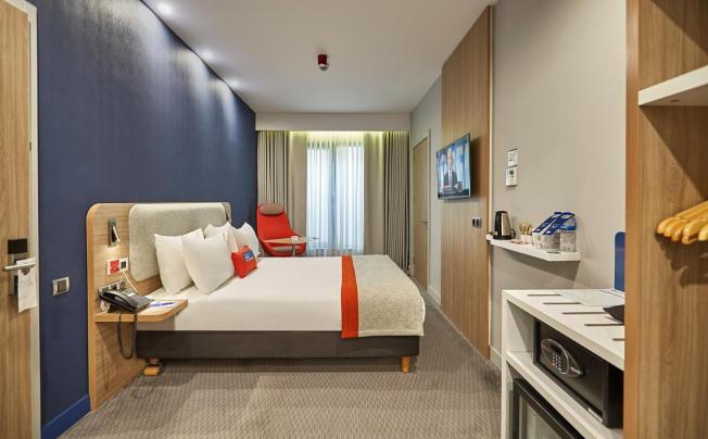 Фото отеля Holiday Inn Express Istanbul Atakoy Metro