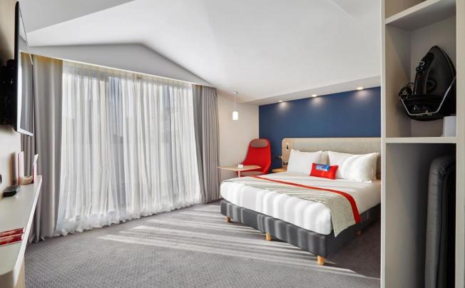 Фото отеля Holiday Inn Express Istanbul Atakoy Metro