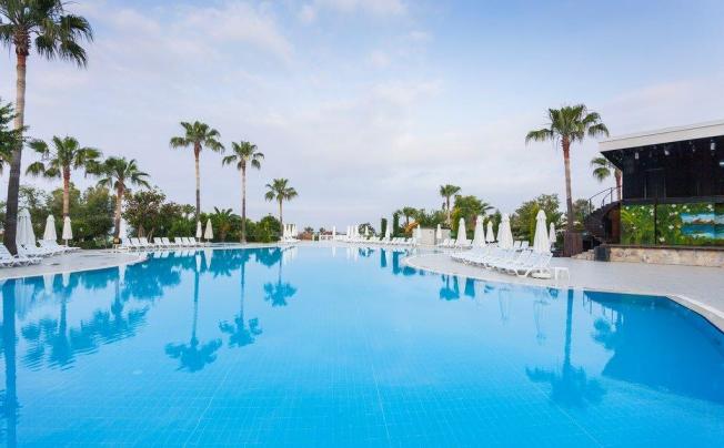 Фото отеля Iz Flower Side Beach Hotel
