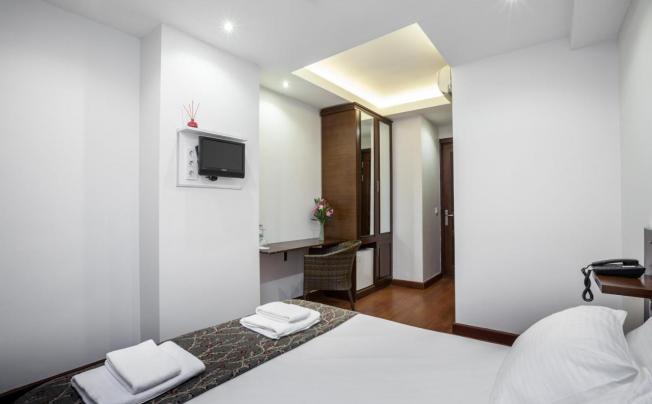 Фото отеля Buyukada Comfort Hotel