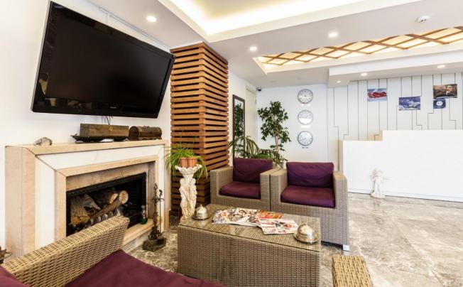 Фото отеля Buyukada Comfort Hotel