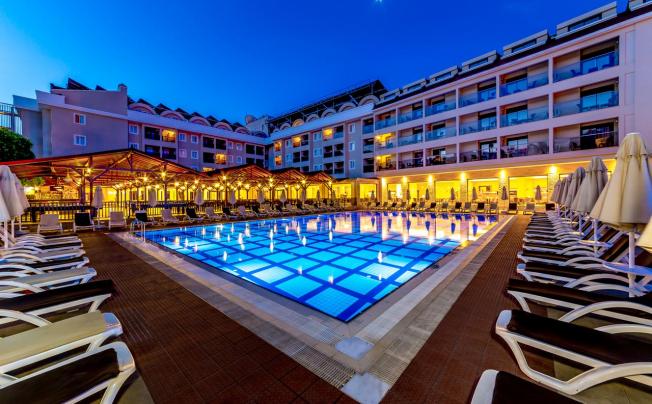 Фото отеля Julian Club Hotel