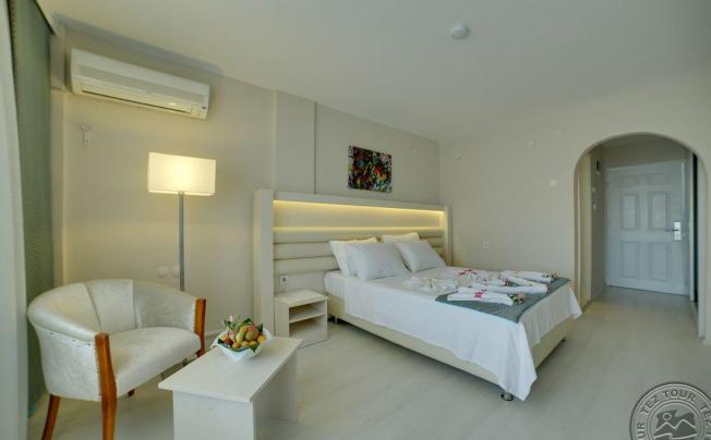 Фото отеля CARPE MARE BEACH RESORT 