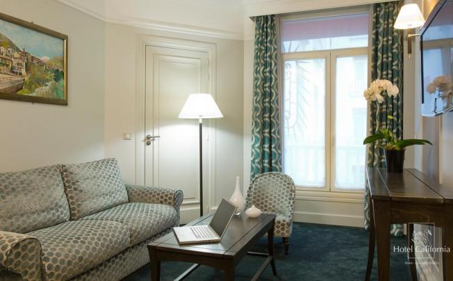 Фото отеля CALIFORNIA CHAMPS-ELYSEES HOTEL 