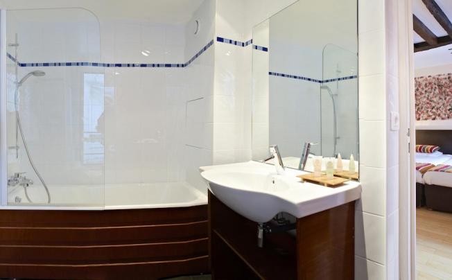 Фото отеля NEW HOTEL LA FAYETTE 