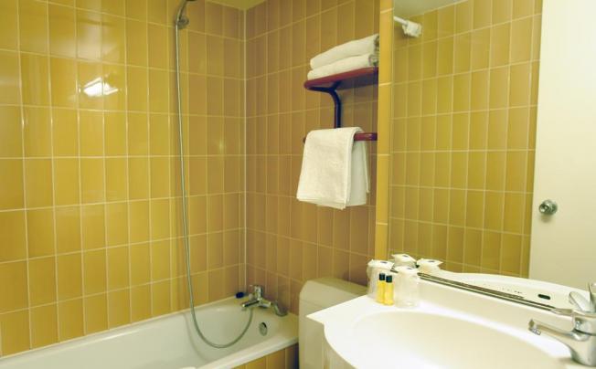 Фото отеля NEW HOTEL SAINT LAZARE 