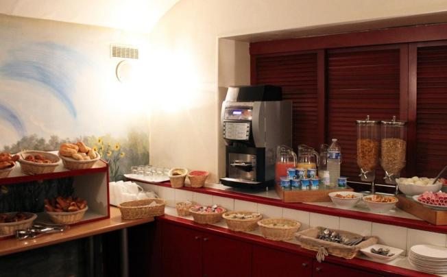 Фото отеля NEW HOTEL SAINT LAZARE 