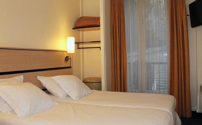 Фото отеля NEW HOTEL SAINT LAZARE 