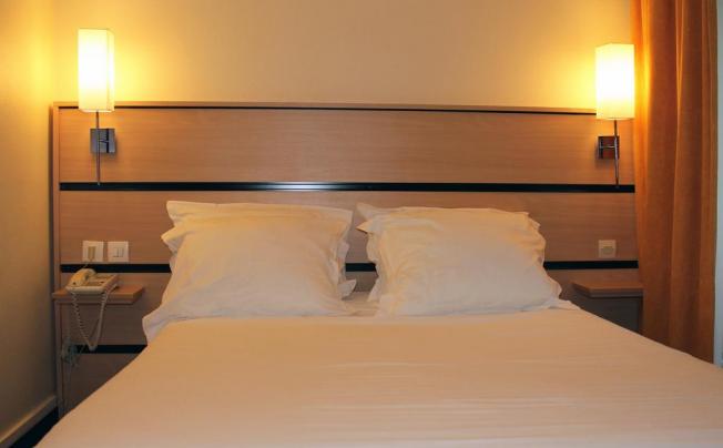 Фото отеля NEW HOTEL SAINT LAZARE 
