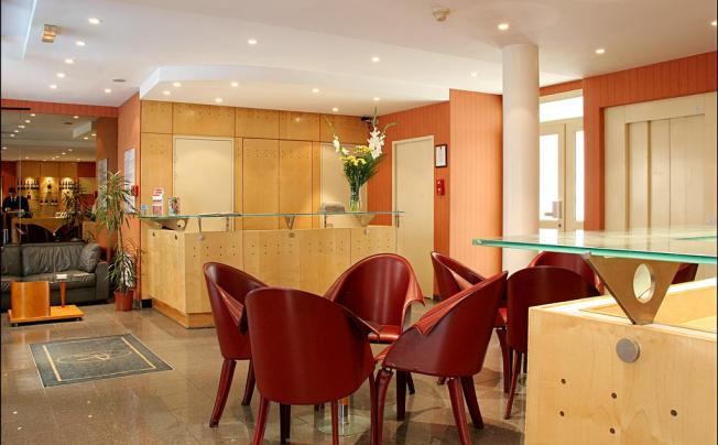 Фото отеля Pavillon Villiers Etoile  Super