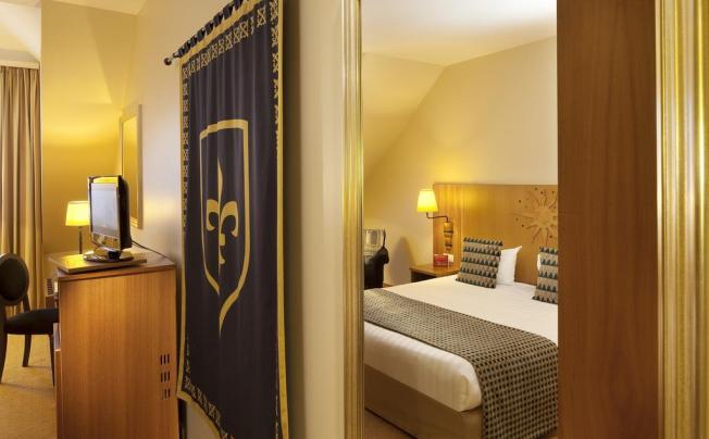 Фото отеля DREAM CASTLE HOTEL AT DISNEYLAND PARIS 