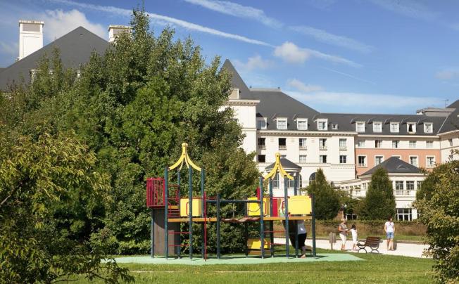 Фото отеля DREAM CASTLE HOTEL AT DISNEYLAND PARIS 