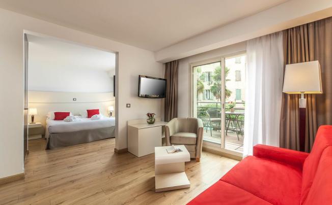 Фото отеля HOTEL & SPA MONTAIGNE