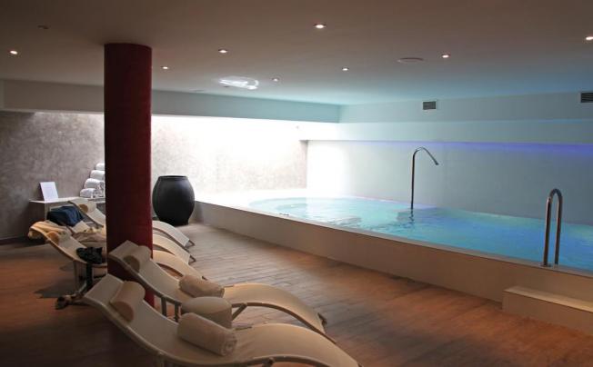 Фото отеля HOTEL & SPA MONTAIGNE
