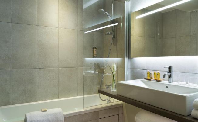 Фото отеля Hôtel L'Heliopic Sweet and Spa