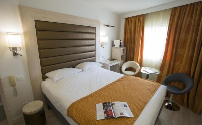 Фото отеля Best Western Plus Cannes Riviera