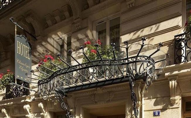Фото отеля CHAMBIGES ELYSEES 