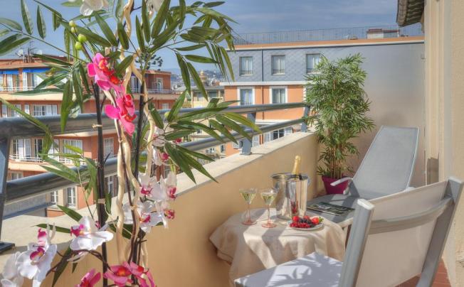 Фото отеля LE VENDOME HOTEL