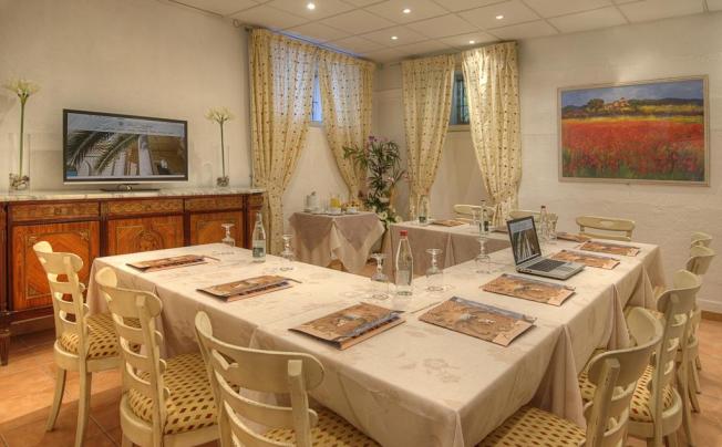 Фото отеля LE VENDOME HOTEL
