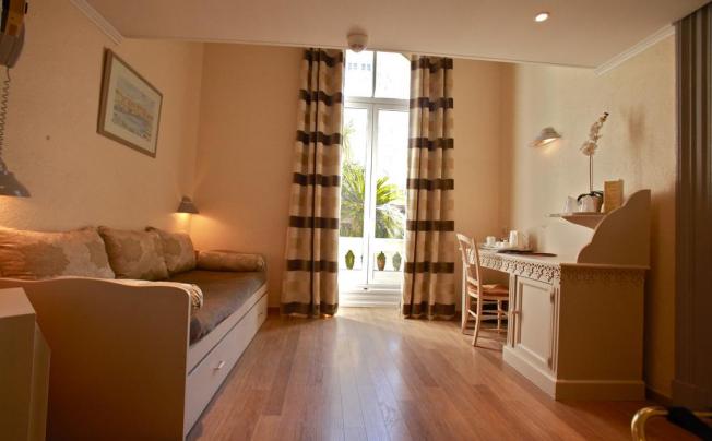 Фото отеля LE VENDOME HOTEL
