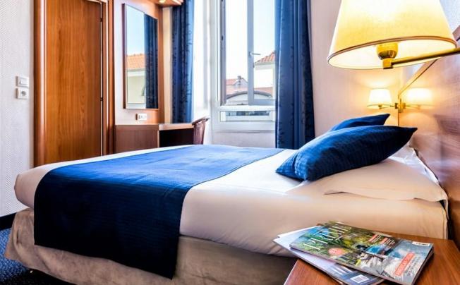 Фото отеля HOTEL UNIVERS