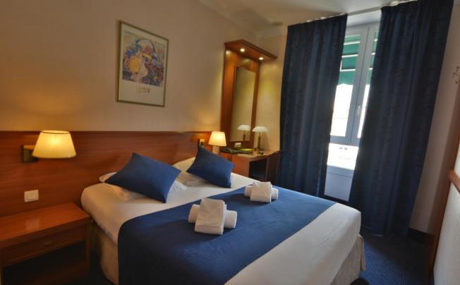 Фото отеля HOTEL UNIVERS