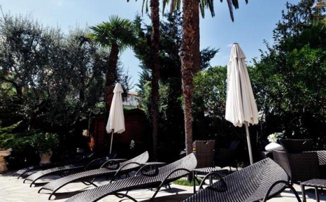Фото отеля GOLDEN TULIP CANNES HOTEL DE PARIS