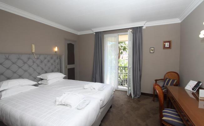 Фото отеля GOLDEN TULIP CANNES HOTEL DE PARIS