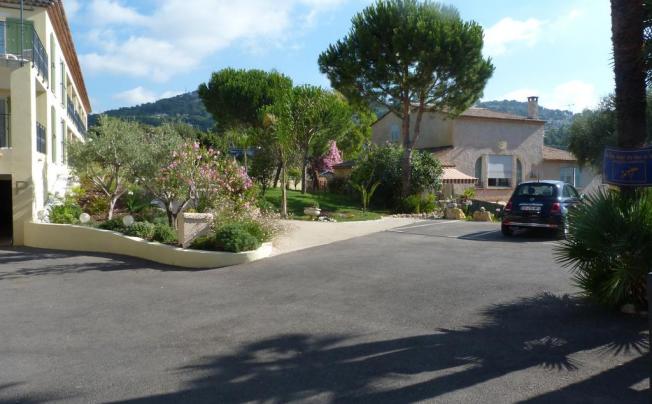 Фото отеля LA BASTIDE DE LOLIVERAIE