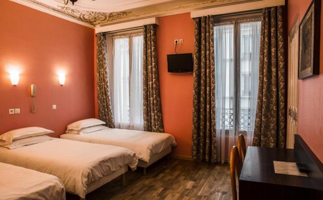 Фото отеля HOTEL DES 3 NATIONS 