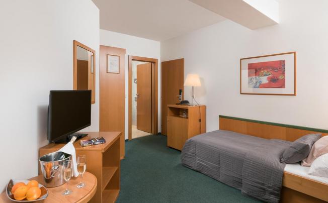 Фото отеля Troja Hotel Prague