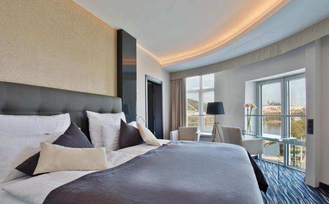 Фото отеля Dancing House Hotel
