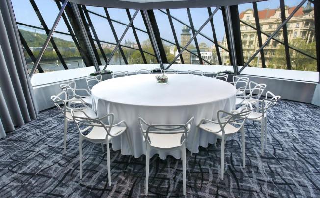 Фото отеля Dancing House Hotel