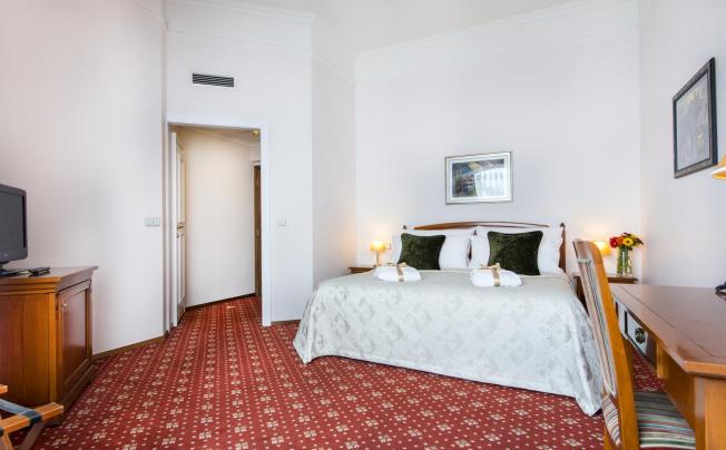 Фото отеля Seven Days Boutique Hotel