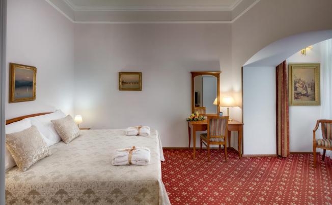Фото отеля Seven Days Boutique Hotel