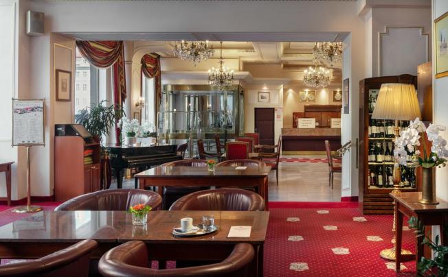 Фото отеля Ambassador Zlata Husa Hotel