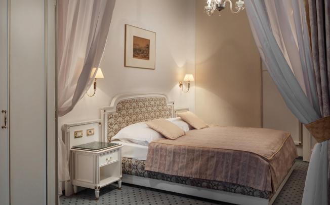 Фото отеля Ambassador Zlata Husa Hotel