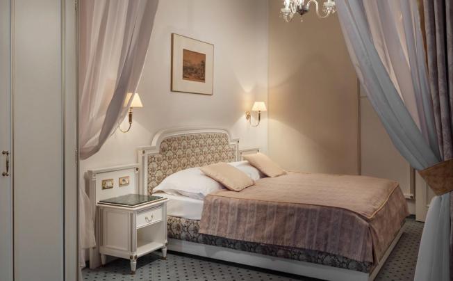 Фото отеля Ambassador Zlata Husa Hotel