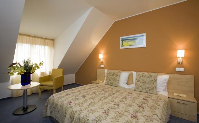 Фото отеля Chvalska Tvrz Hotel 