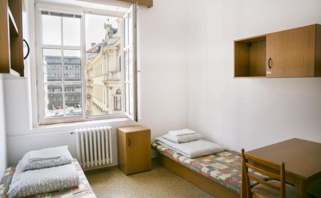 Фото отеля Dizzy Daisy Hostel Praha